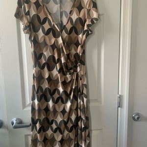 Woman’s Multi Colored Casual Dress by Jonathan Martin. Size 16